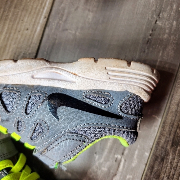 Nike Revolution 2 TD Cool Grey/Volt Athletic Shoes Size 5C Baby Walker - Picture 12 of 14